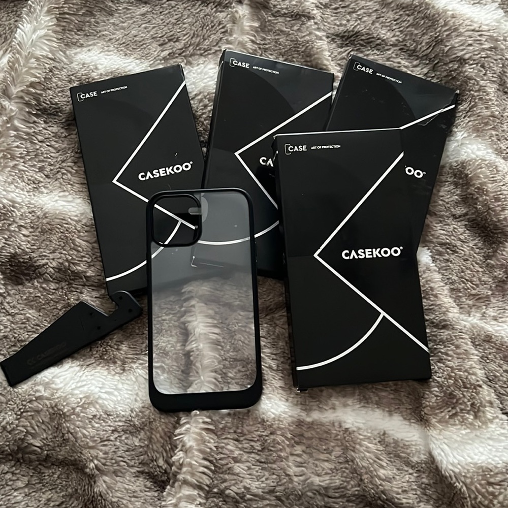 CaseKoo 12ProMax Clear PhoneCase with Phonestand